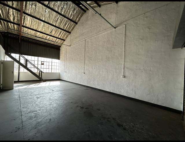127M² WAREHOUSE TO LET IN WYNBERG